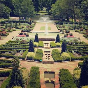 Meet your Posher, Constance